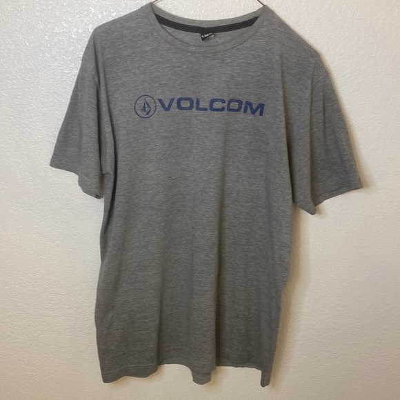 Large, Grey Volcom shirt made of 100% cotton and has a soft feel to it. - Picture 1 of 4